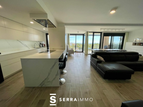 Ref. 6442 - Amplio y moderno Piso en Vilanova i la Geltrú con Parking y Piscina