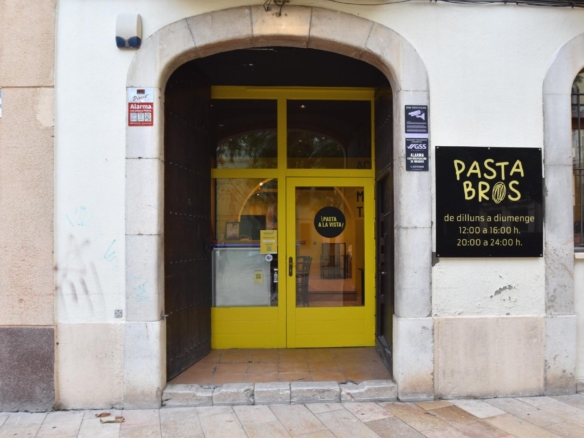 Ref. 03-22532/1098 - ¡GRAN OPORTUNIDAD! RESTAURANTE TOTALMENTE MONTADO EN TRASPASO Ref. 03-22532/1098 - ¡GRAN OPORTUNIDAD! RESTAURANTE TOTALMENTE MONTADO EN TRASPASO