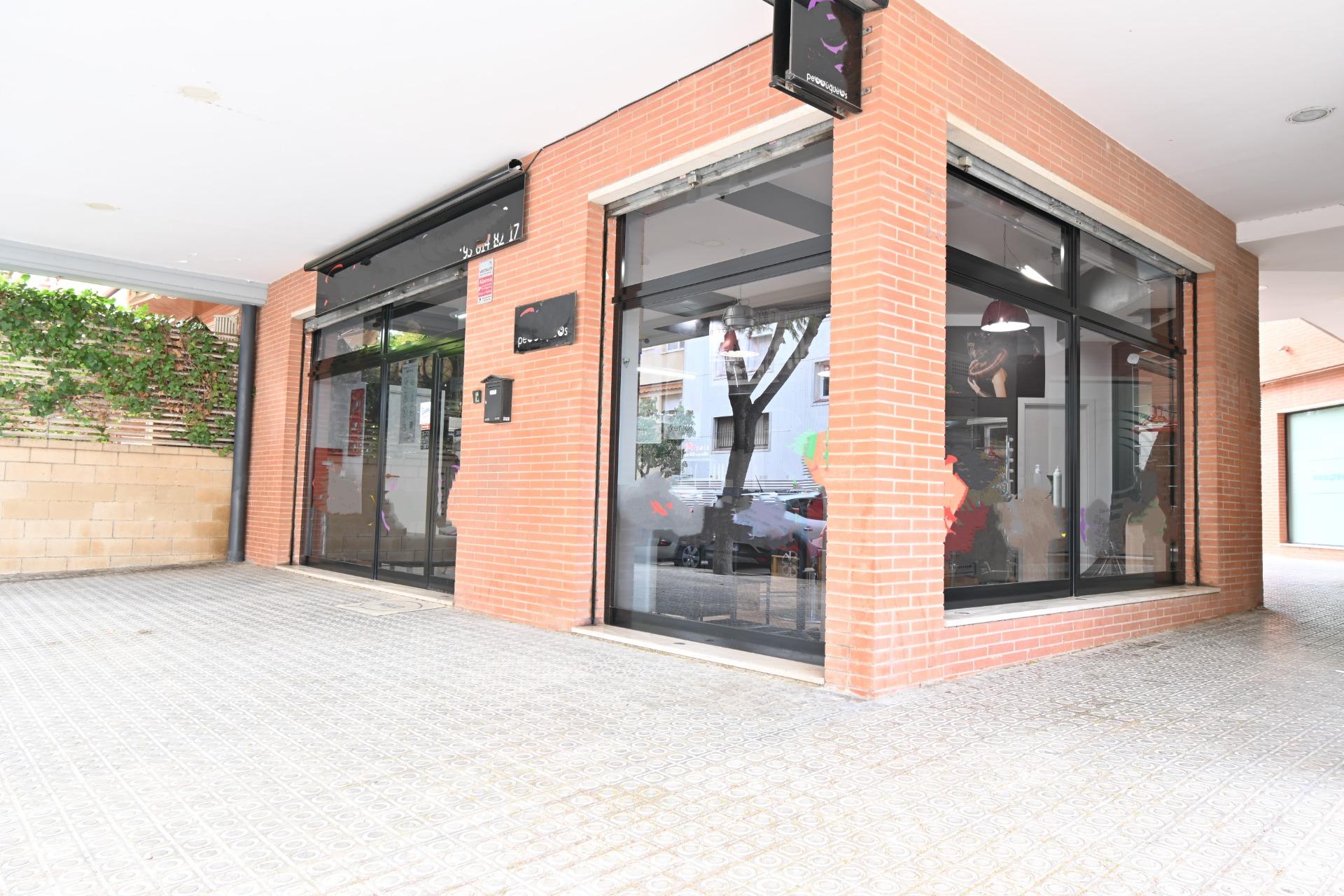 Ref. 81-PONT-0099/7704 – LOCAL ESQUINERO FABRICA NOVA