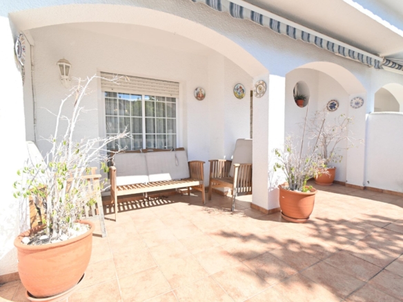 Ref. 81-PONT0124/7704 - Casa pareada con grandes espacios exteriores Centro de Roquetes