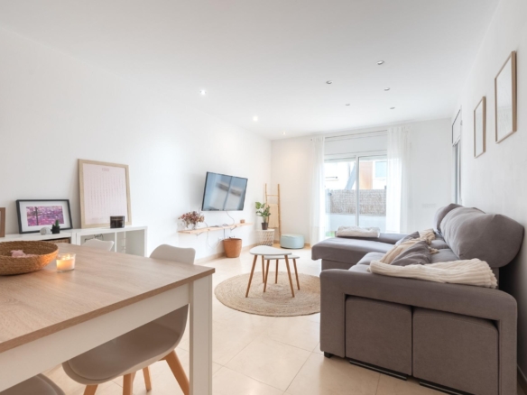 Ref. 81-PONT0110/7704 - CASA ADOSSADA CENTRE CANYELLES