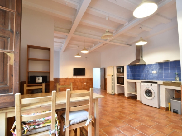 Ref. 03-5332/1098 - Encantadora planta baja rústica a 5 minutos de la Rambla Principal