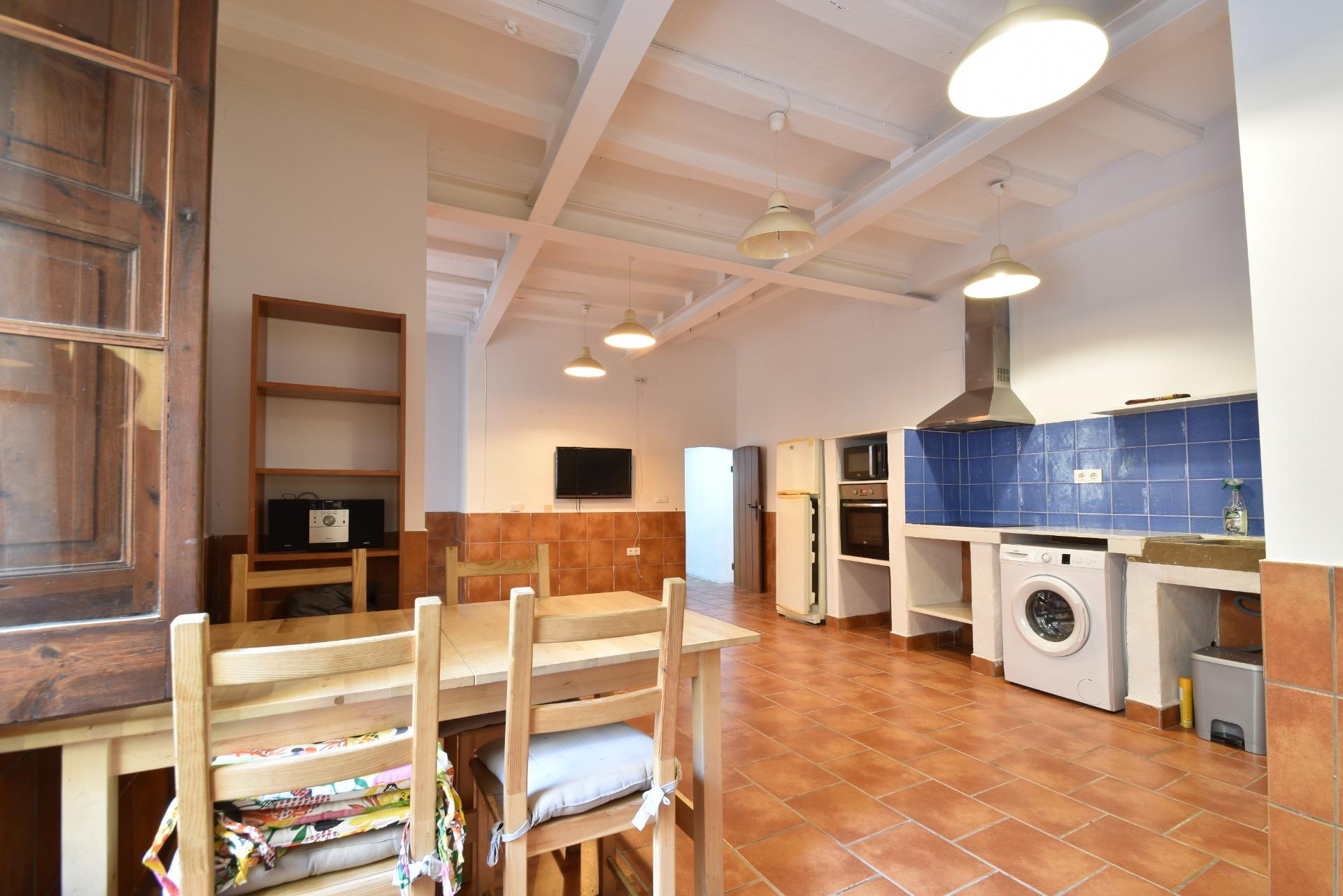 Ref. 03-5332/1098 – Encantadora planta baja rústica a 5 minutos de la Rambla Principal