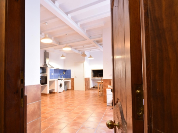 Ref. 03-5332/1098 - Encantadora planta baja rústica a 5 minutos de la Rambla Principal