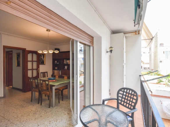 Ref. 11372/1045 - Piso céntrico de 4 dormitorios dobles y 2 baños