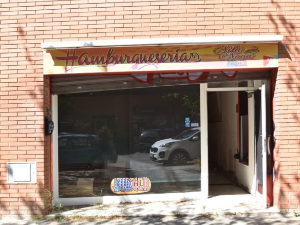 Ref. 03-22530/1098 - Local en venta con salida de humos