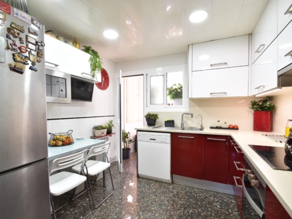 Ref. 03-5327/1098 - El primer capítulo de la tu nueva vida empieza aquí