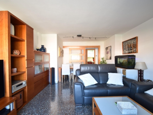 Ref. 03-5327/1098 - El primer capítulo de tu nueva vida empieza aquí