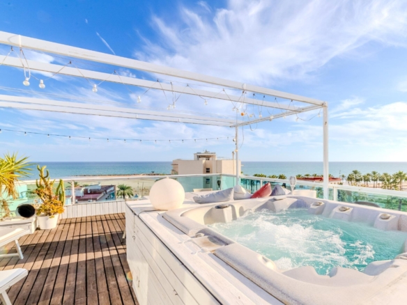 Ref. 12-VVNG81/1087 - DÚPLEX EXCLUSIVO EN RIBES ROIGES, FRENTE AL MAR EN VILANOVA I LA GELTRÚ