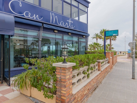 Ref. 88-GEA-CUNIT/10970 - ️ Restaurante en Primera Línea de Mar – En Pleno Funcionamiento