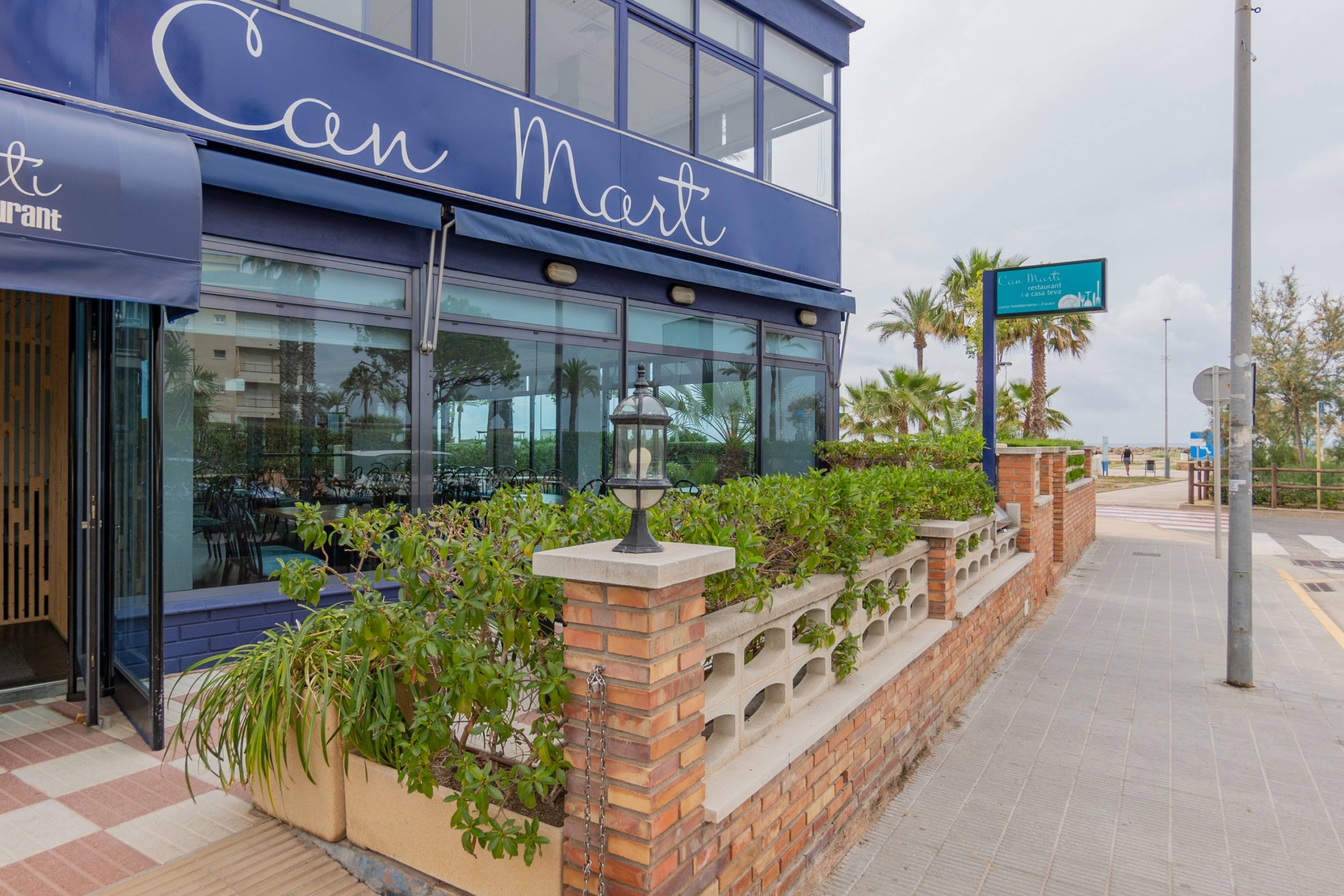 Ref. 88-GEA-CUNIT/10970 – ️ Restaurante en Primera Línea de Mar – En Pleno Funcionamiento