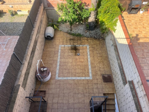 Ref. 14-5233/1213 - ¡¡CASA ADOSADA EN VILANOVA I LA GELTRÚ - ZONA MOLI DE VENT!!