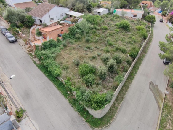 Ref. 18-02620/1266 - Parcela plana y cuadrada en venta