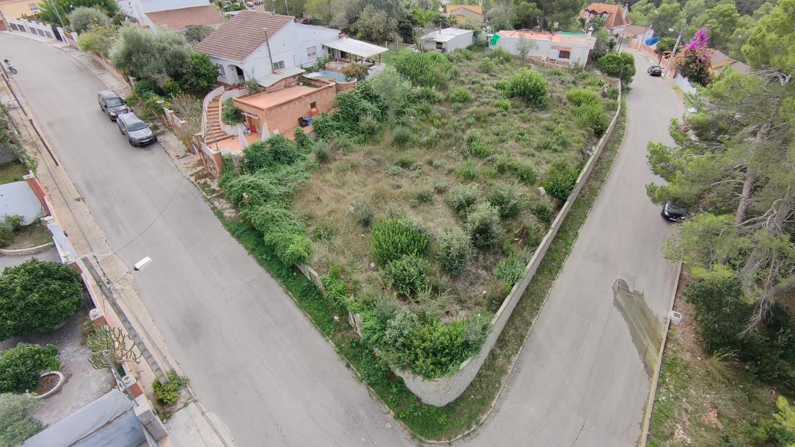 Ref. 18-02620/1266 – Parcela plana y cuadrada en venta