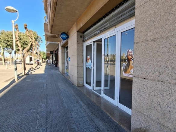 Ref. 30-FML019/1649 - Local diàfan a la Ronda Ibèrica de Vilanova