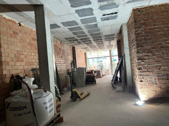 Ref. 05-7698/1086 - Local comercial d´obra nova en venda a Vilanova i la Geltrú, Rambla de la Pau