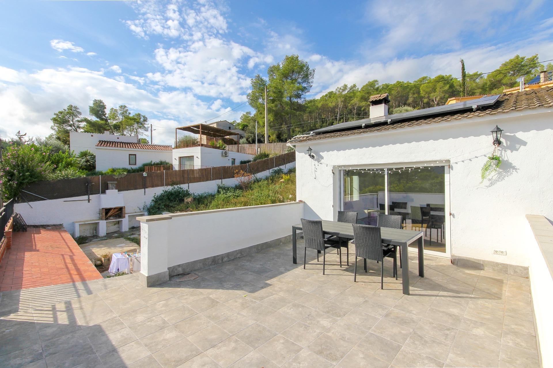Ref. 56-0031/5106 – Casa independiente con piscina y grandes vistas en Olivella