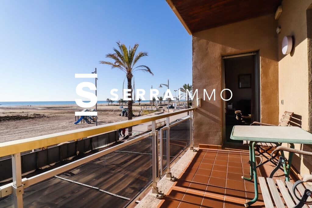 Ref. 6268 – Fantástico piso de 3 habitaciones en primera línea de mar