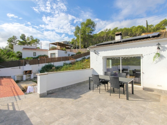 Ref. 56-0031/5106 - Detached house with pool and great views in Olivella