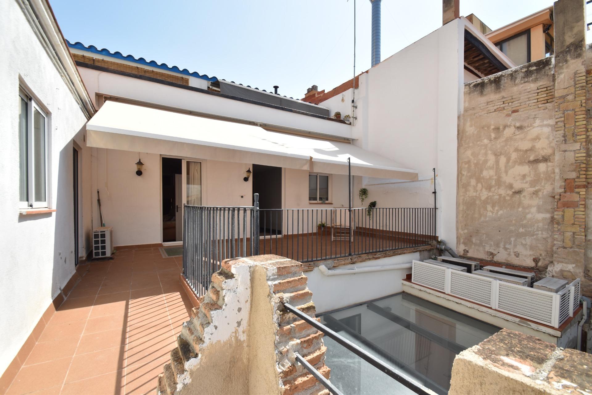 Ref. 03-5324/1098 – Tu deseo de vivir en la Rambla Principal de Vilanova ahora es una realidad.