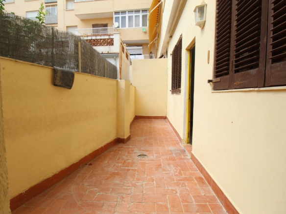 Ref. 05-1469/1086 - Ground floor for sale in Vilanova i la Geltrú