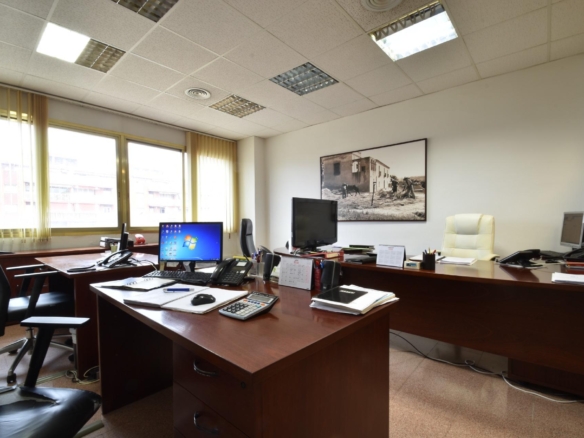 Ref. 03-22528/1098 - Offices for sale in the center of Vilanova. IDEAL FOR INVESTORS!