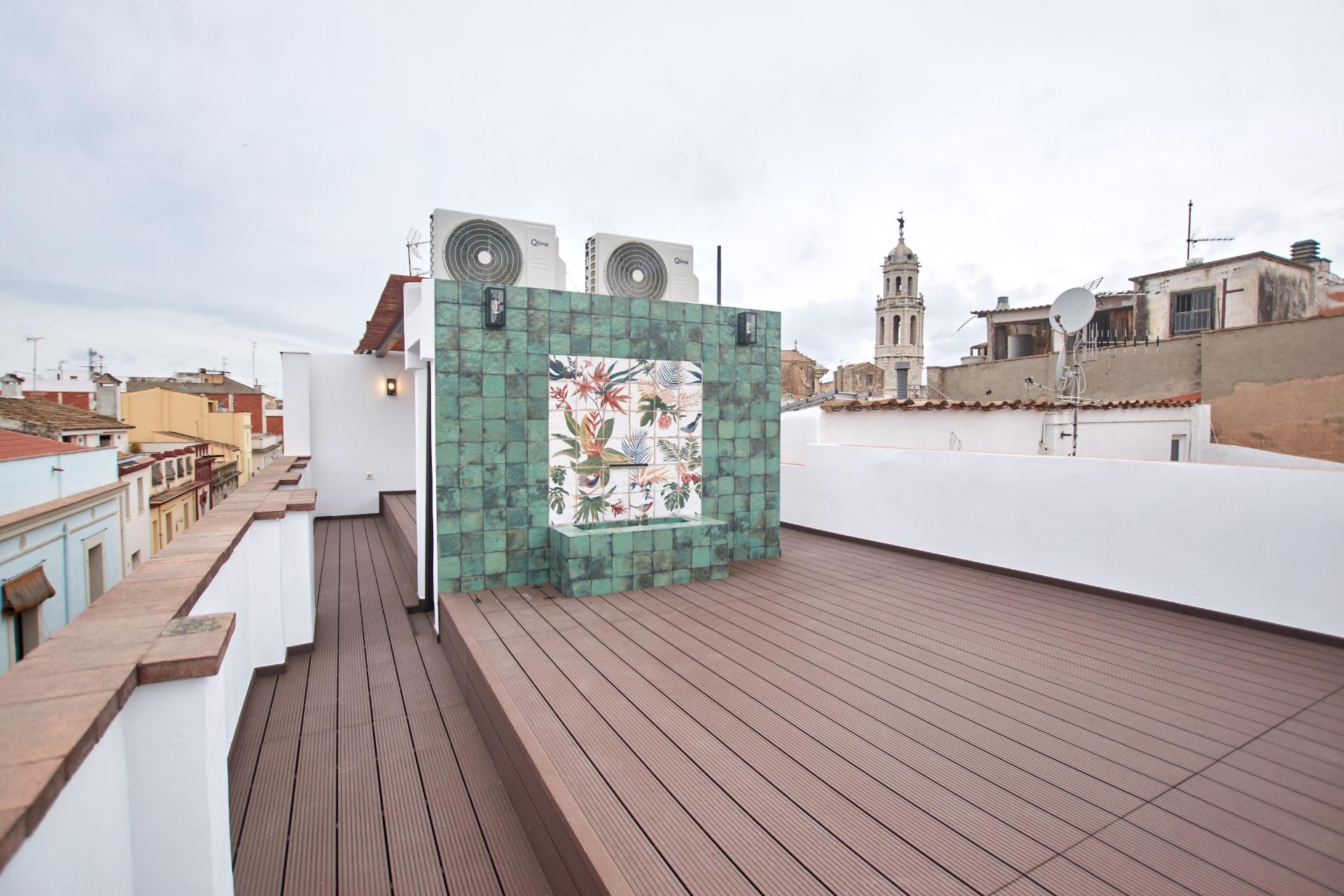 Ref. 14-5204/1213 – UNIQUE HOUSE IN THE CENTER OF VILANOVA!!