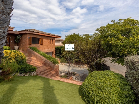 Ref. 86-2552/9791 - Un oasis privado en la exclusiva zona del Tenis de Vilanova