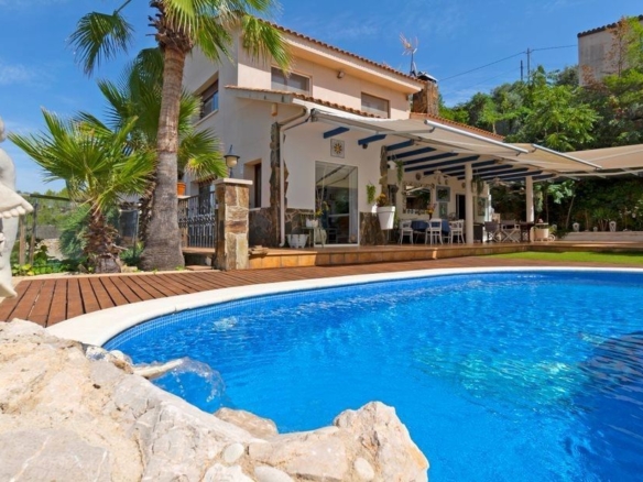 Ref. 88-GEA-PLANA/10970 - Casa unifamiliar en Plana Novella – Naturaleza, vistas y privacidad en el corazón del Garraf