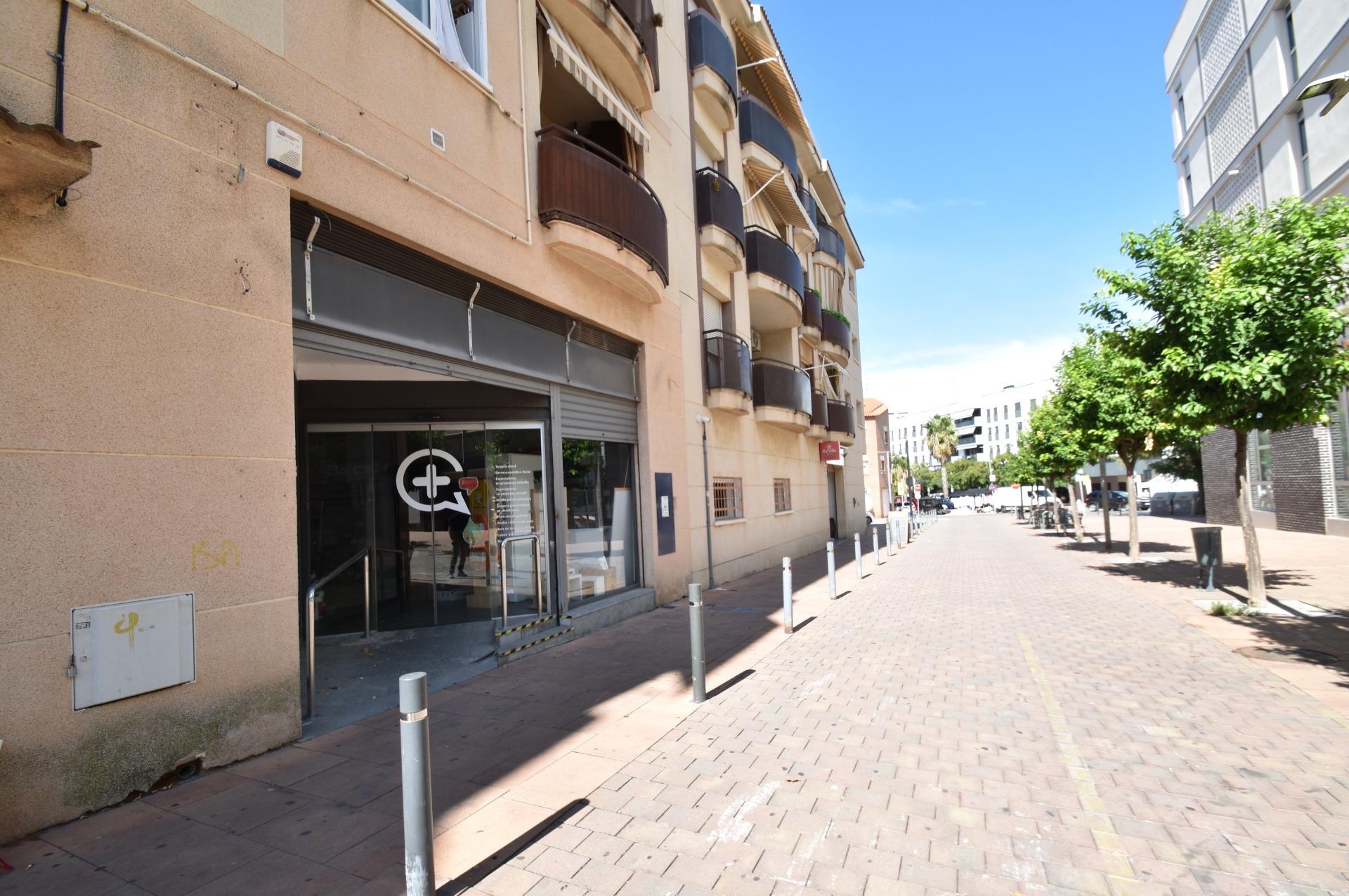 Ref. 03-22529/1098 – Oportunitat Única: Local Comercial Ideal a Ubicació Prime