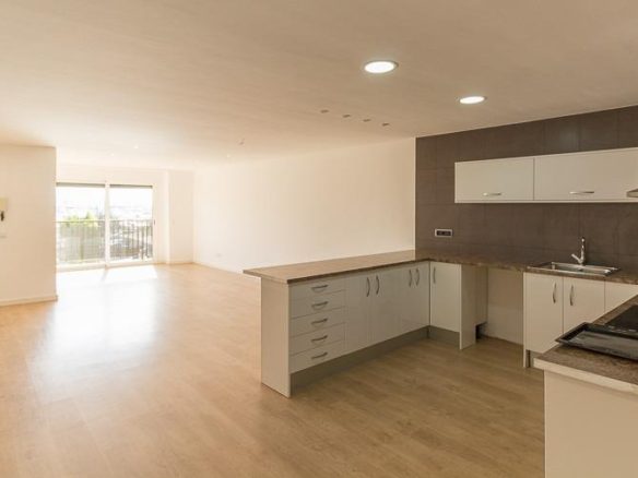 Ref. 30-111P411/1649 - Apartment on Paseo del Carme with views of the port of Vilanova.