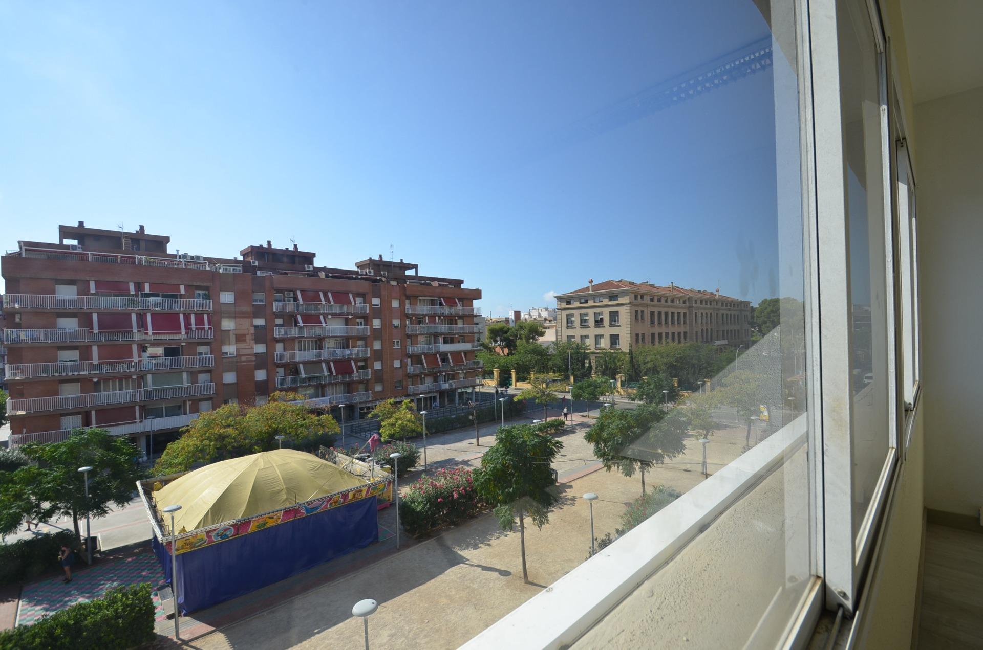 Ref. 03-22518/1098 - Despacho en venta ¡IDEAL INVERSIÓN!