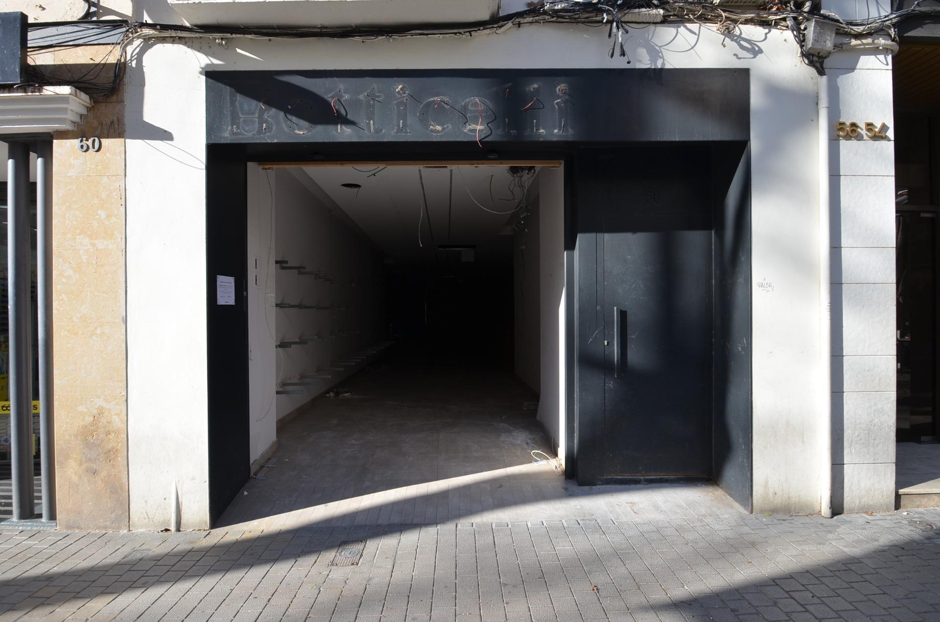 Ref. 03-22544/1098 - Posicione su marca donde están los mejores.LOCAL VIP EN LA RAMBLA DE VILANOVA