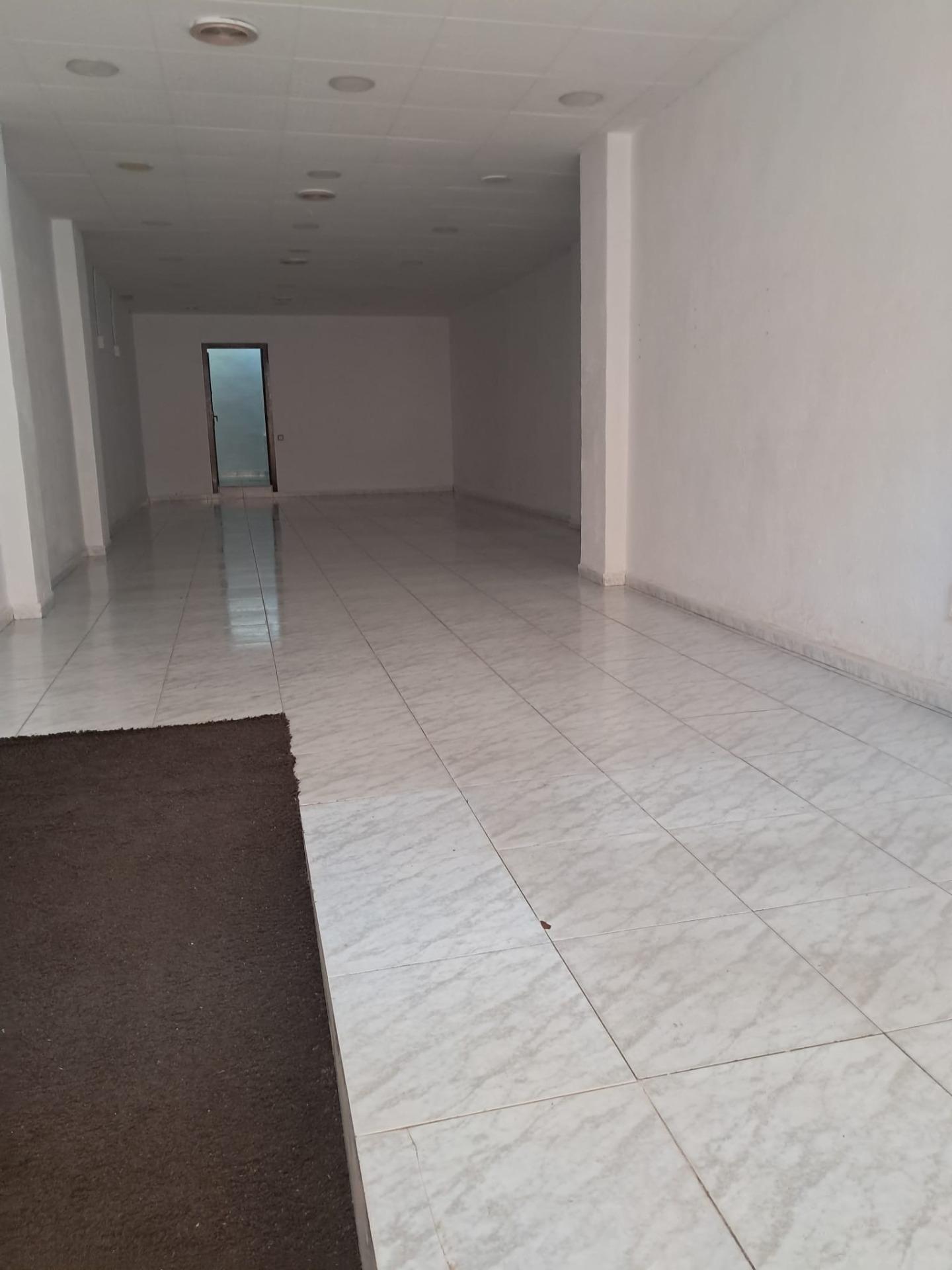 Ref. 73-LV-384/6143 – Local en venda carrer Bruc