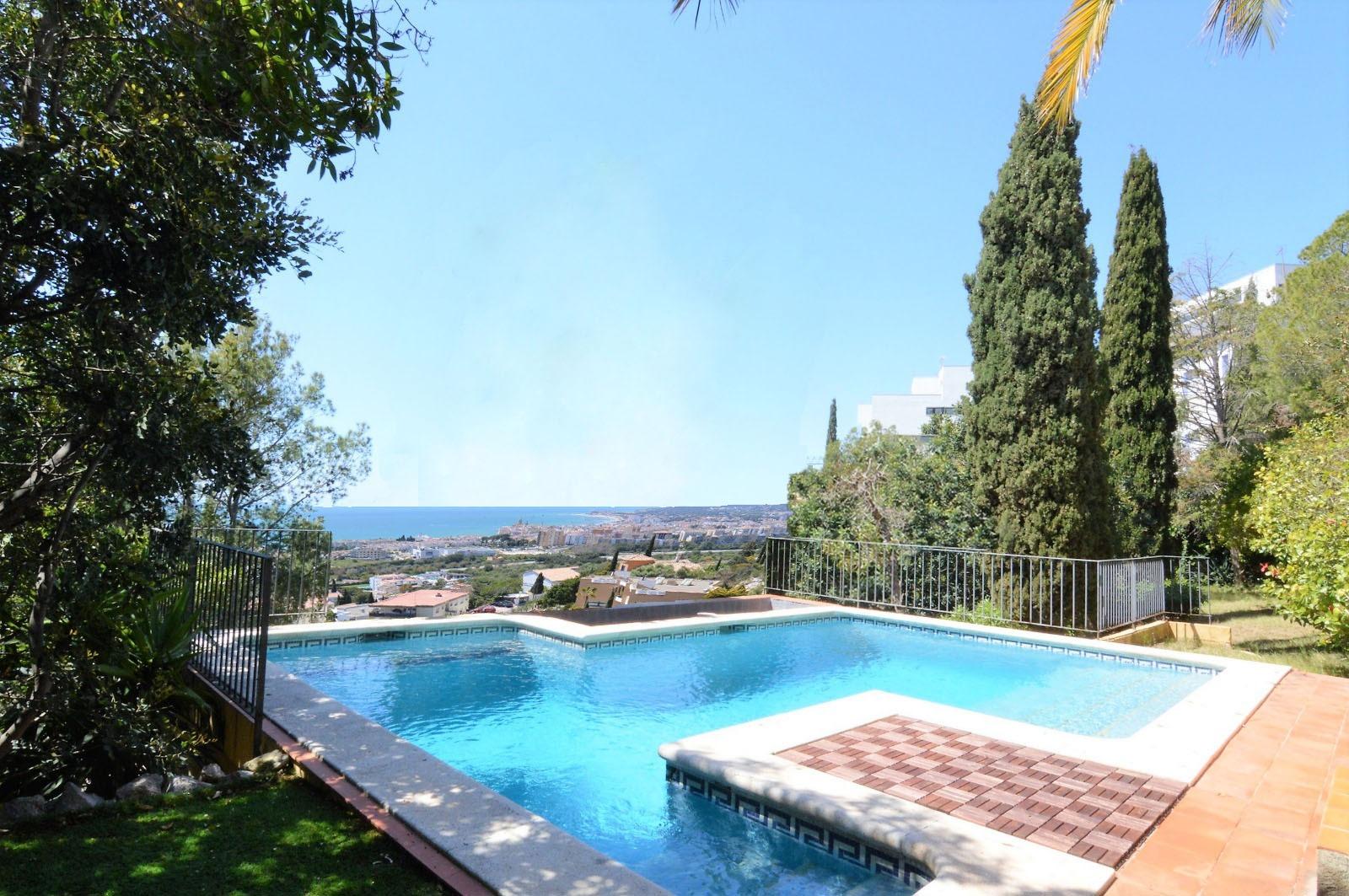 Ref. 0439/1266 – DETACHED HOUSE WITH FANTASTIC VIEWS