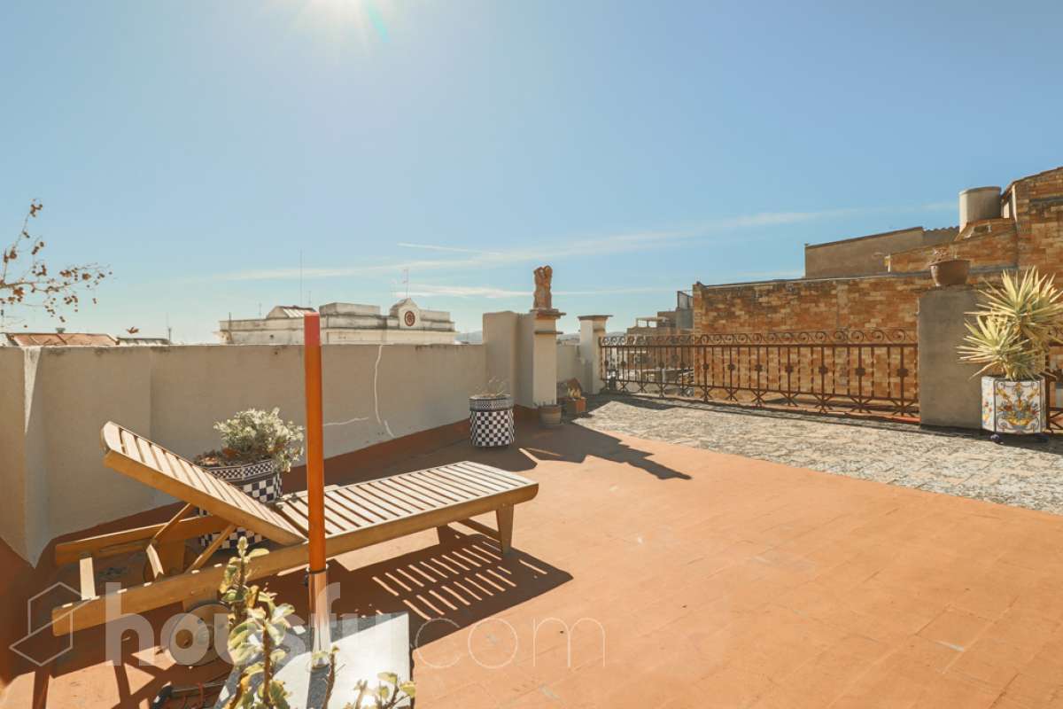Ref. 943413 – Fantastic Building for sale