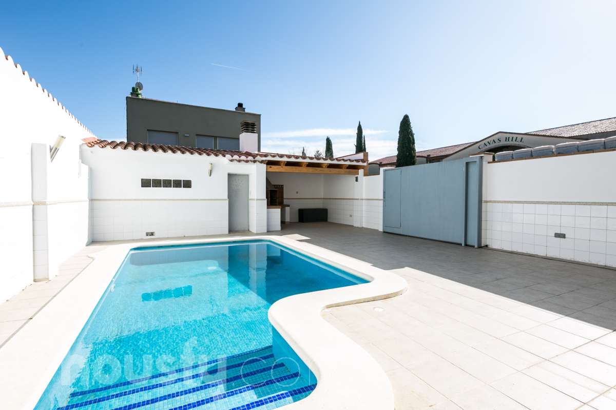 Ref. 961644 – El teu nou capítol comença en aquesta preciosa casa amb piscina a Moja