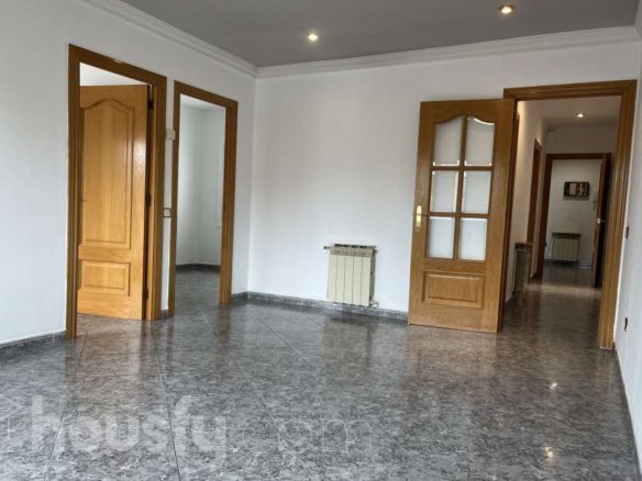 Ref. 967890 - Fantastic penthouse for sale with tenant. High profitability.