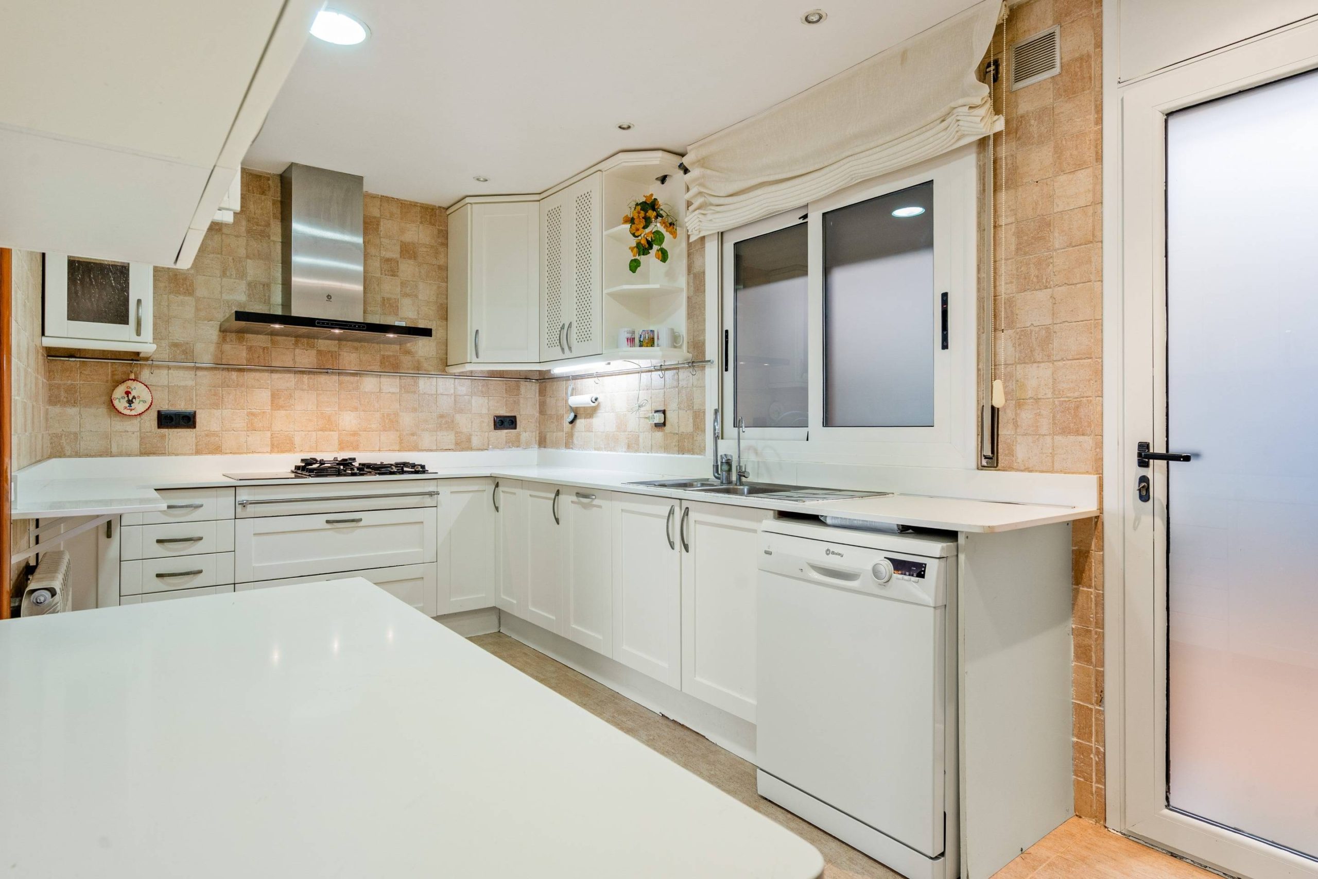 2560