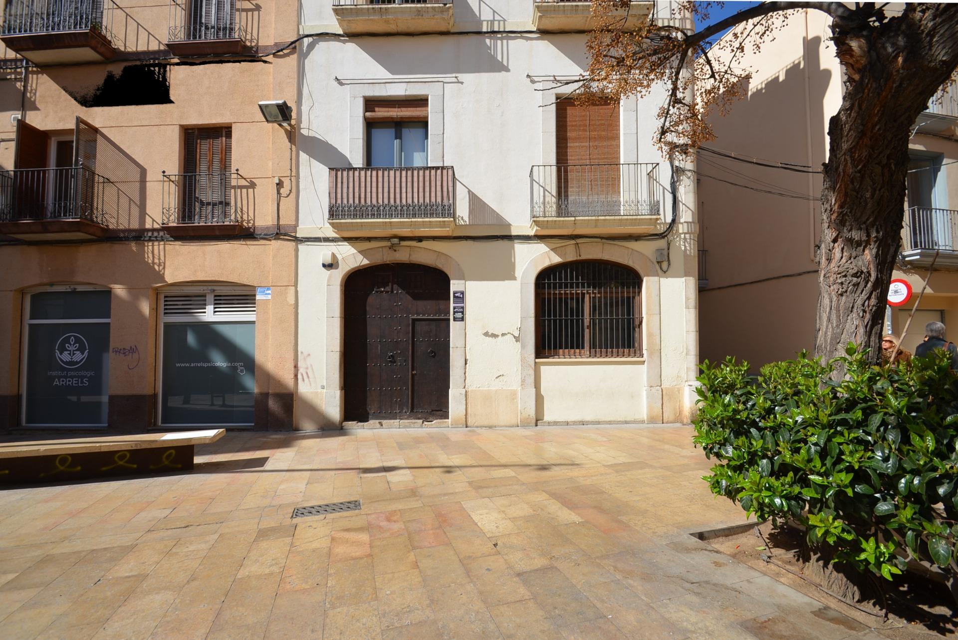 Ref. 03-21947/1098 – ¡GRAN OPORTUNIDAD! RESTAURANTE TOTALMENTE MONTADO SIN TRASPASO