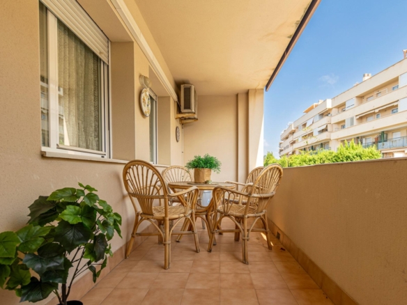 Ref. SFI00445/3478 - Potencial ilimitado en Sitges con Licencia Turística y Terraza en Poble Sec.