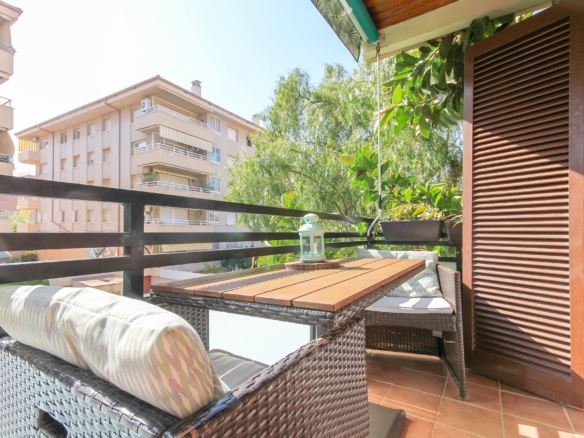 Ref. 56-2355/5106 - Apartment for Sale on the Second Line from the Sea with Tourist License – Calafell