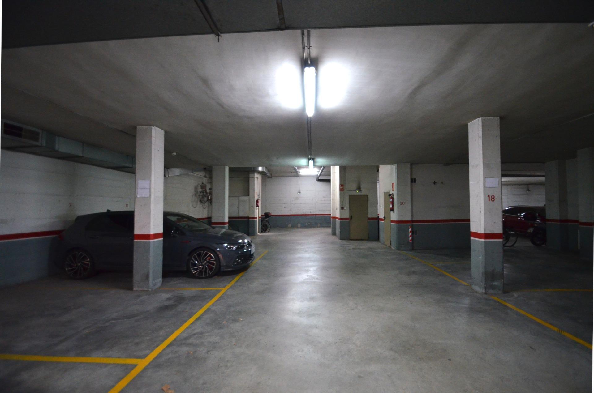 Ref. 03-60391/1098 – Dos plazas de párquing en venta