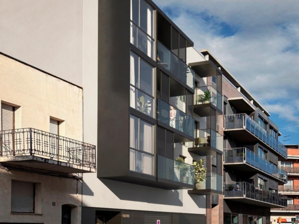 Ref. 53RJUMARTI109/5459 - PIS DE 3 HABITACIONS AMB TERRASSA + PÀRQUING OPCIONAL
