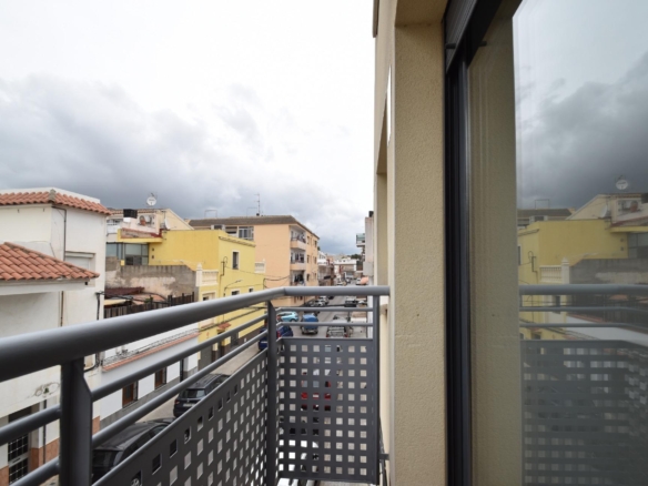 Ref. 03-5362/1098 - Apartment for sale with elevator. OPPORTUNITY!