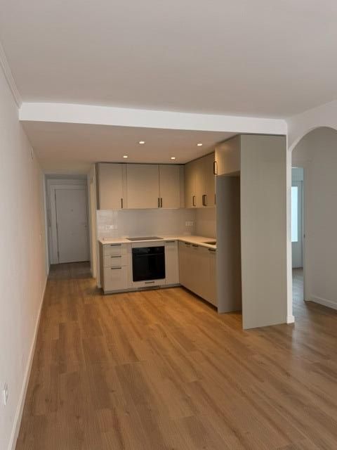 Ref. 11-6524/1119 – Piso luminoso de 3 habitaciones, 2 baños y ascensor en excelente zona
