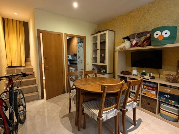 Ref. 53RJUMARTI107/5459 - CASA CON ENCANTO EN EL CENTRO DE VILAFRANCA DEL PENEDÈS – OPORTUNIDAD ÚNICA POR MENOS DE 200.000€