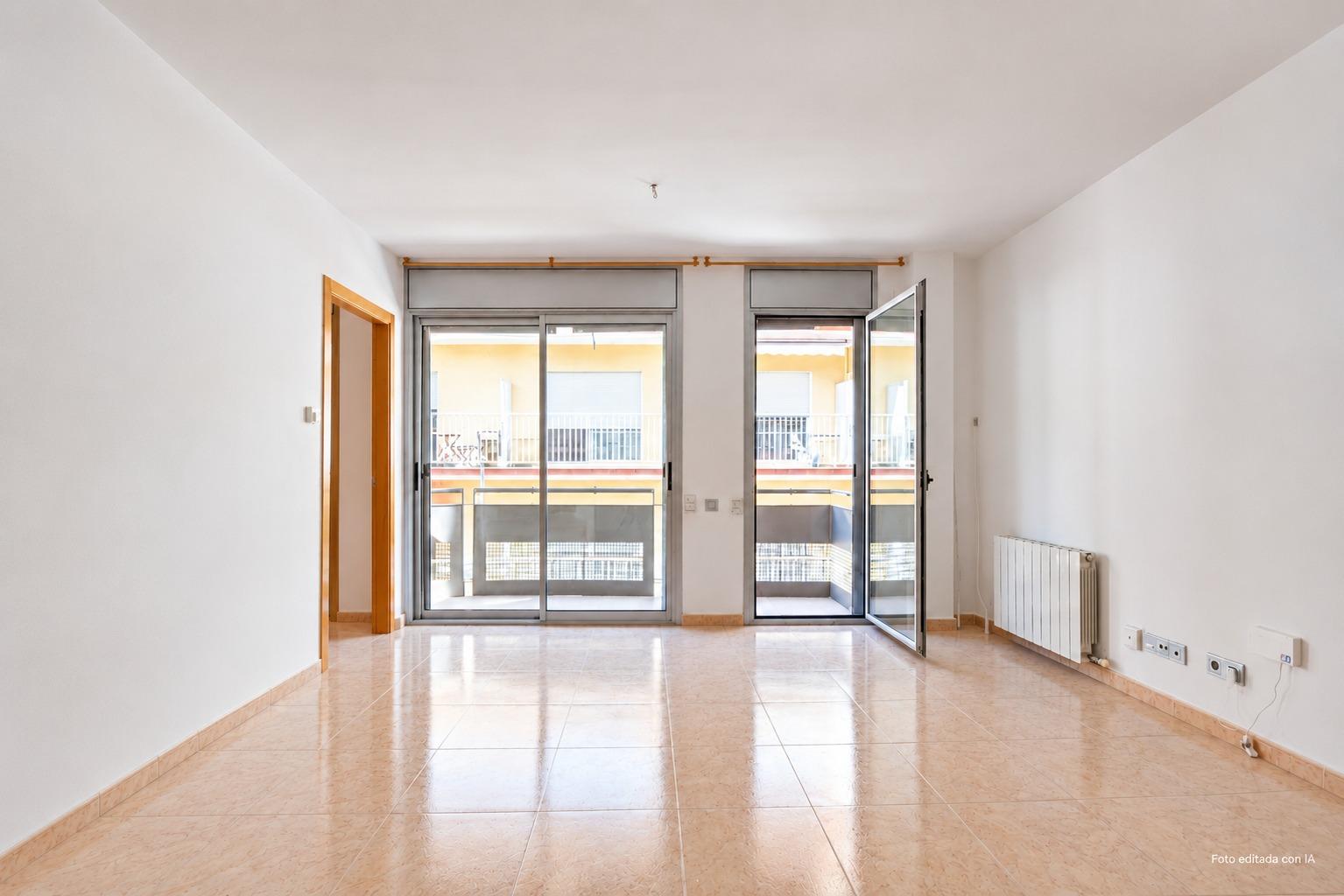 Ref. 03-5375/1098 – Piso en venta al lado del mar