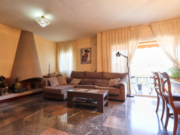Ref. 14-5300/1213 - GRAN PISO - ÚNICO EN EL CENTRO DE VILANOVA I LA GELTRÚ