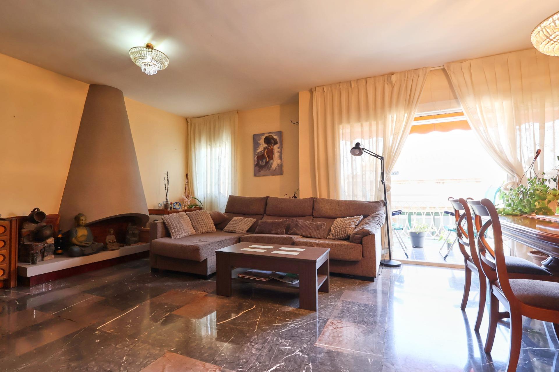 Ref. 14-5300/1213 – GRAN PISO – ÚNICO EN EL CENTRO DE VILANOVA I LA GELTRÚ